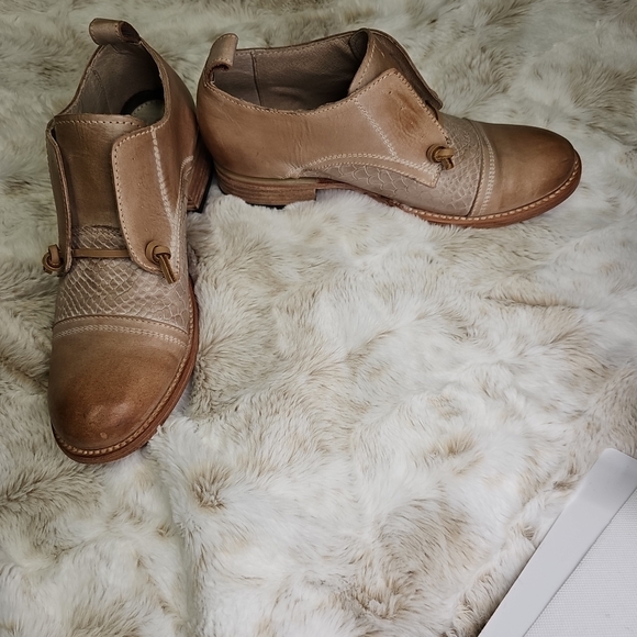 Freebird Womens Shoes FB-Mabel 8 Leather Taupe Oxfords - Picture 3 of 16